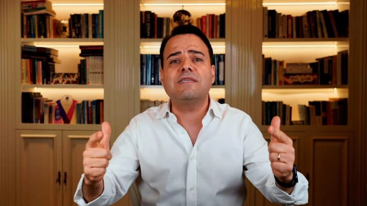 Ekonomist Özgür Demirtaş'tan Komünist ve Sosyalistlere Ekonomi Eleştirisi
