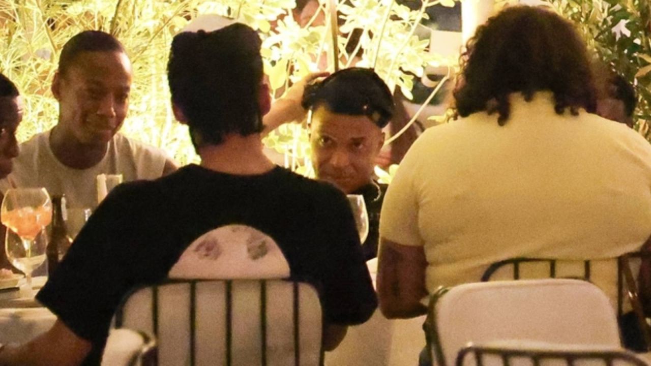 Kylian Mbappe Paris Gecelerinde
