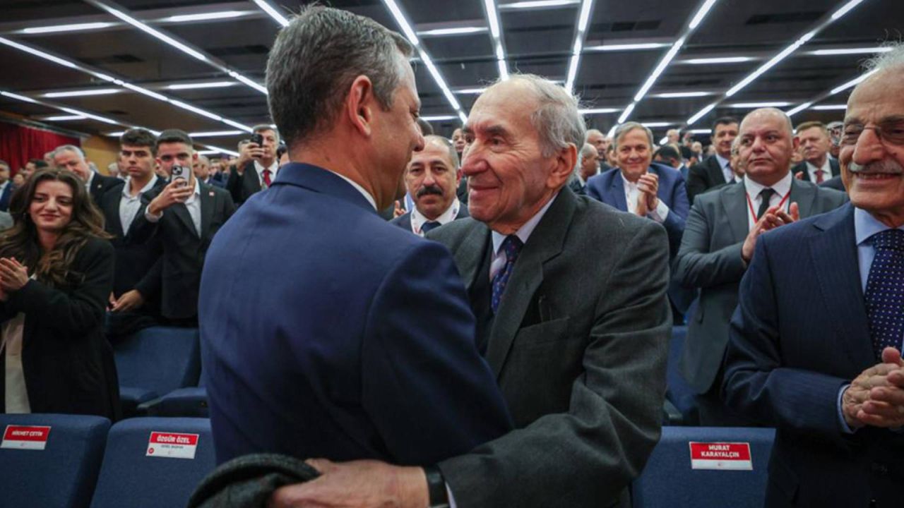 Özgür Özel'den Altan Öymen'e Duygu Dolu Veda: "Mücadelen Mücadelemizdir"
