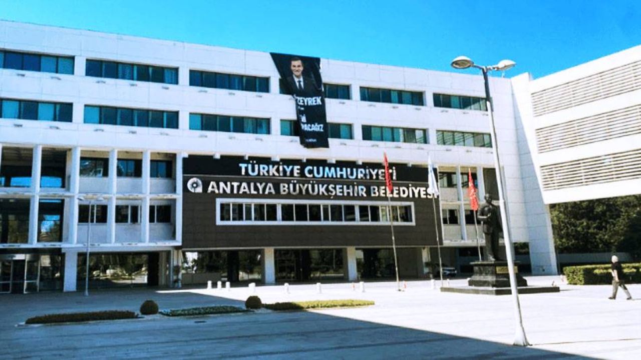 Antalya Büyükşehir Belediyesi'ne Operasyon: 3 Gözaltı

