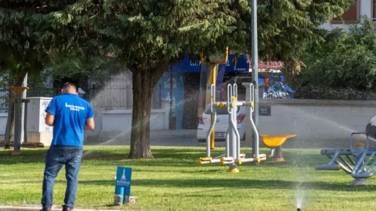 İzmir'de Park Bahçe Abonelikleri Kuraklık Nedeniyle İptal Ediliyor
