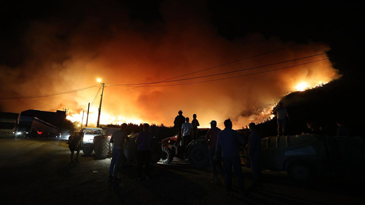 Bursa Ve Karabük'te Orman Yangınları: Müdahale Sürüyor
