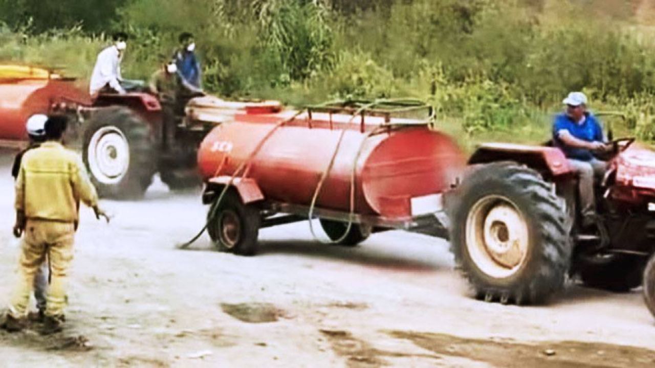 Patlak Lastikle Yangına Su Taşıyan Çiftçiye Tanker Hediye Edildi
