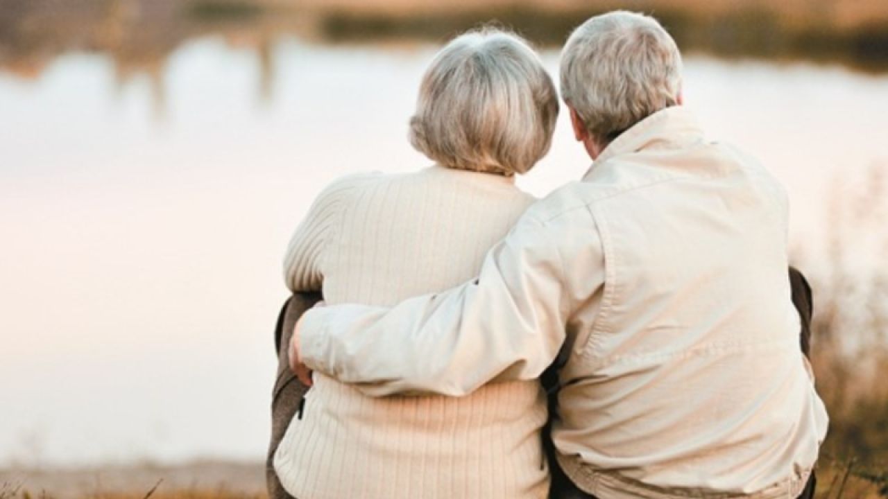 Türkiye'de Beklenen Yaşam Süresi Arttı, Kadınlar Daha Uzun Yaşıyor
