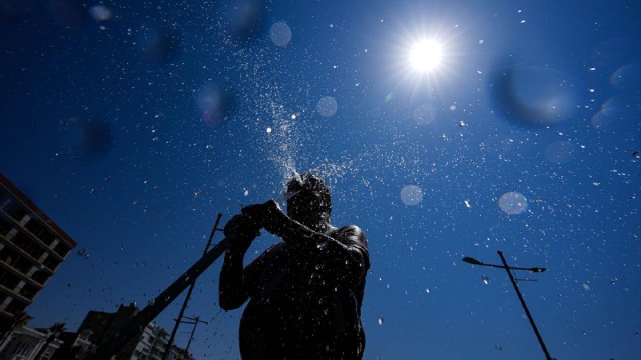 Siirt Kavruldu: Termometreler 48 Dereceyi Gördü
