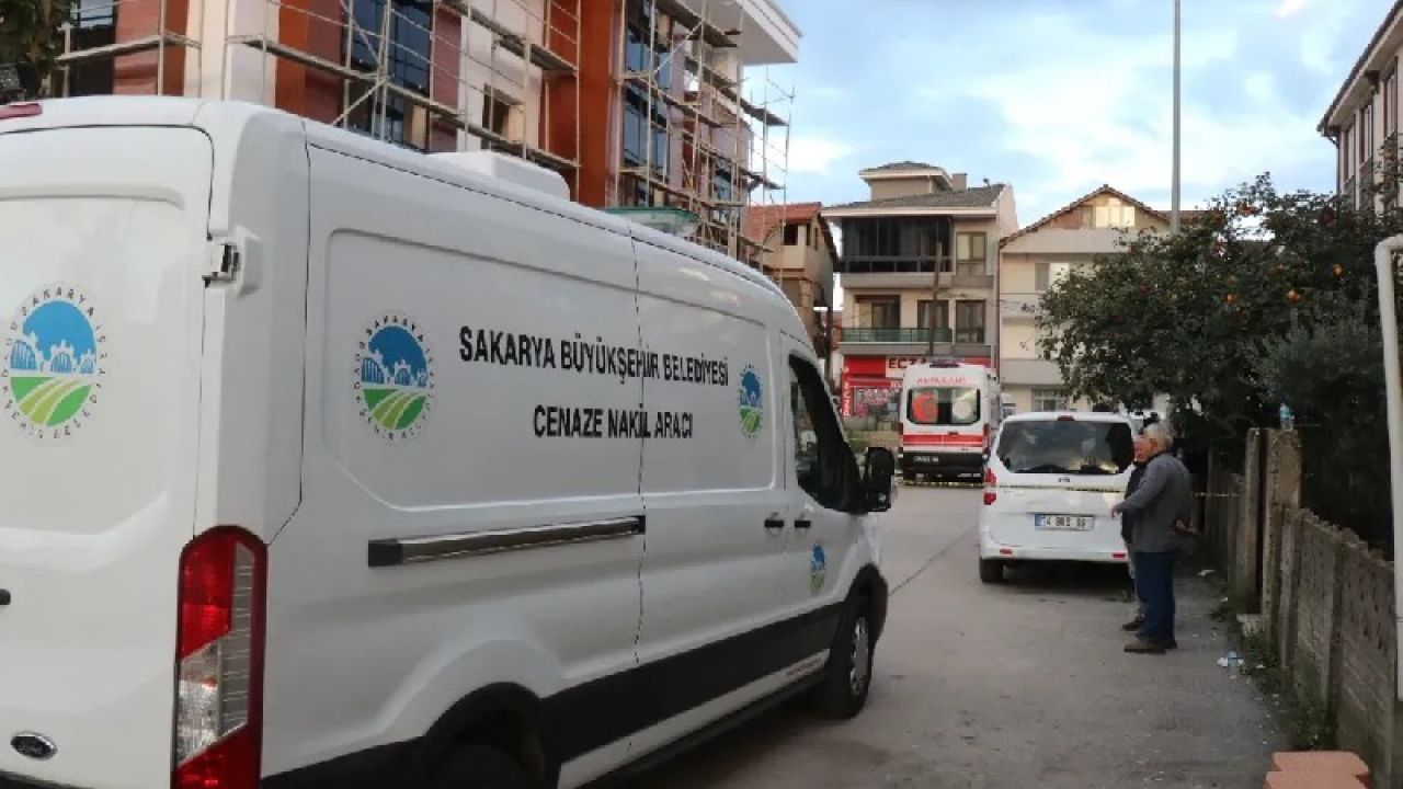 Sakarya'da Yük Asansörü Faciası: Bir İşçi Yaşamını Yitirdi
