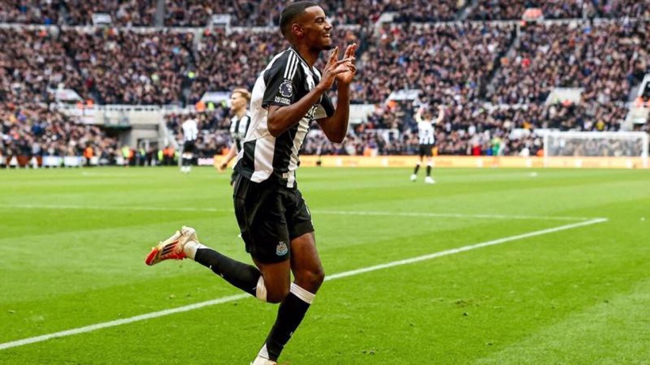 Newcastle, Isak İçin Liverpool'un Yüksek Teklifini Reddetti
