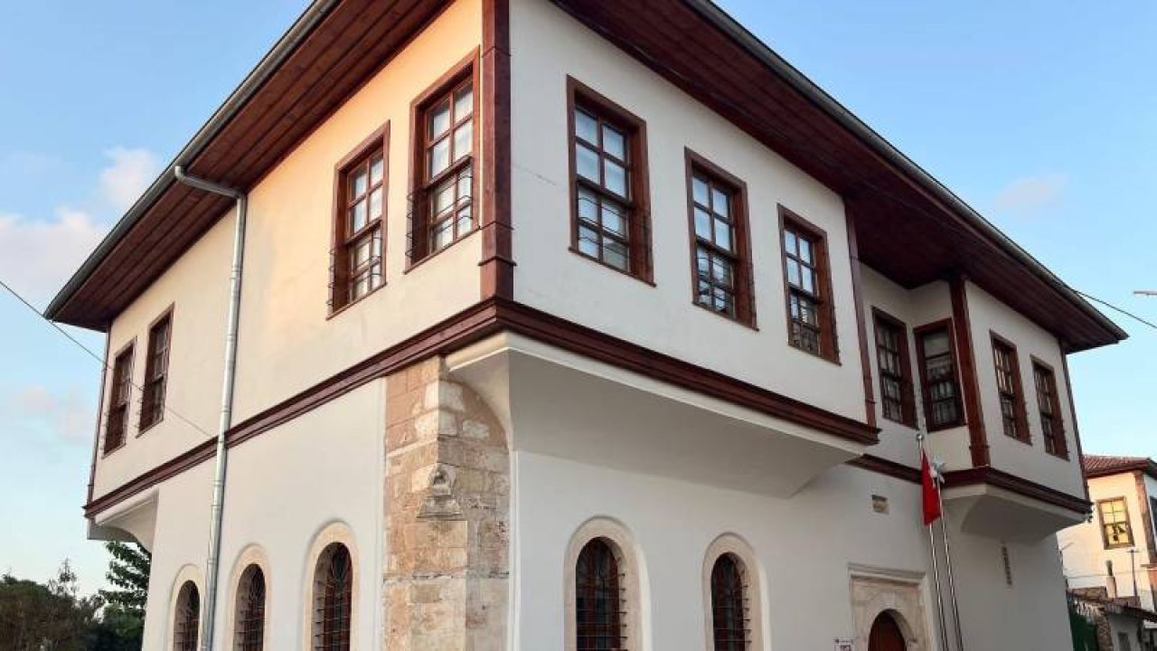 Antalya Büyükşehir Belediyesi'nden Tartışmalı Restorasyon: AKP'li İsimden Kiralanan Konağa 15 Milyon Lira Harcandı
