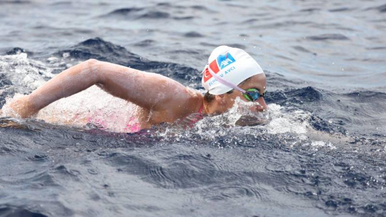 Bengisu Avcı, Tsugaru Kanalı'nda 11 Saati Aştı
