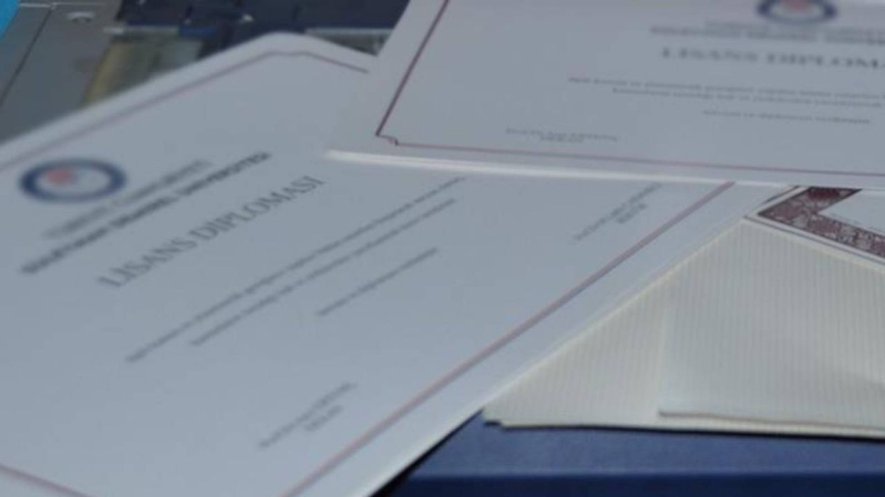 Birgün Yazarı Aydoğan'dan Sahte Diploma Skandalı İddiası: Binlerce Çocuk ve Genç Mağdur
