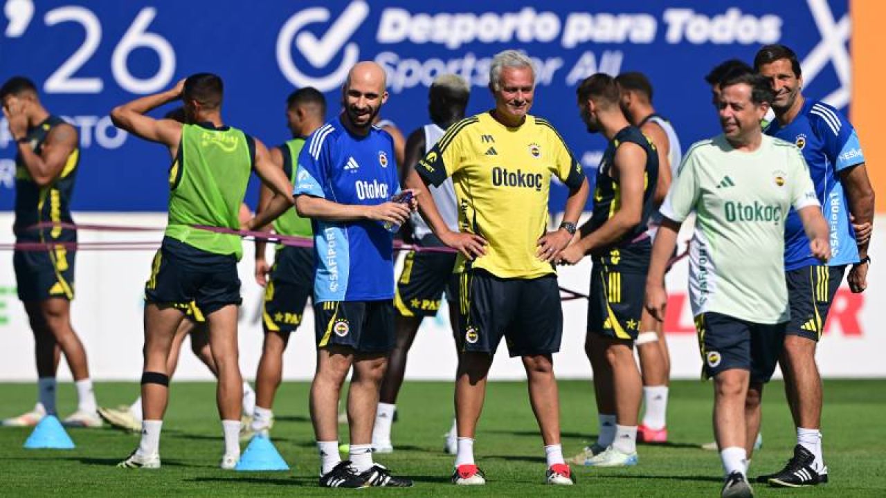 Fenerbahçe Kampında Şok İddia: Mourinho Zemini Bile Bile Takımı Portekiz'e Götürdü!
