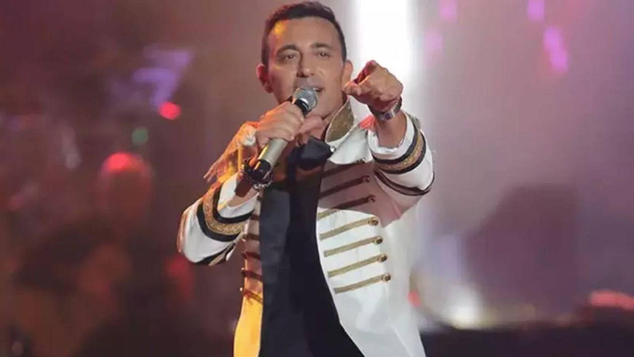 Mustafa Sandal'dan Harbiye'de Anlamlı Atatürk Sürprizi
