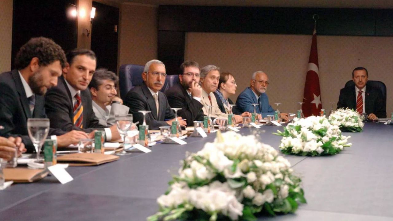 Ertuğrul Özkök'ten Şaşırtan İddia: Masada Söylenenler Çok Konuşulacak
