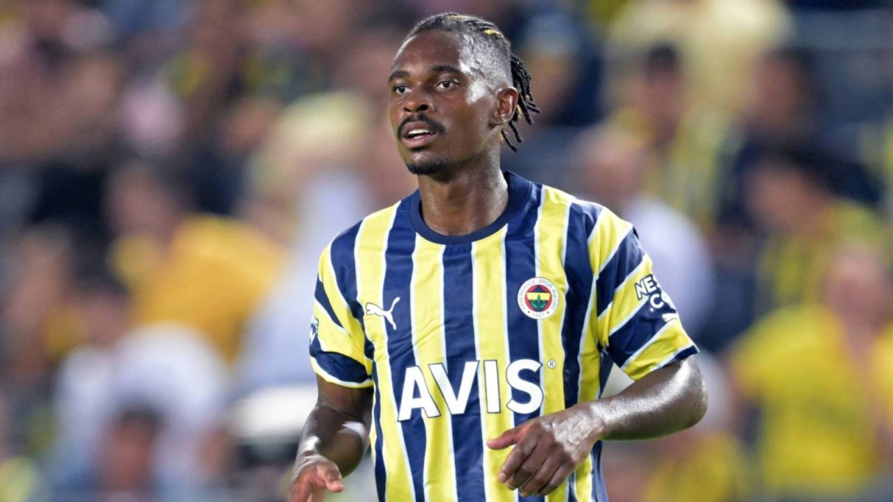 Fenerbahçe Lincoln Henrique İle Yollarını Ayırdı
