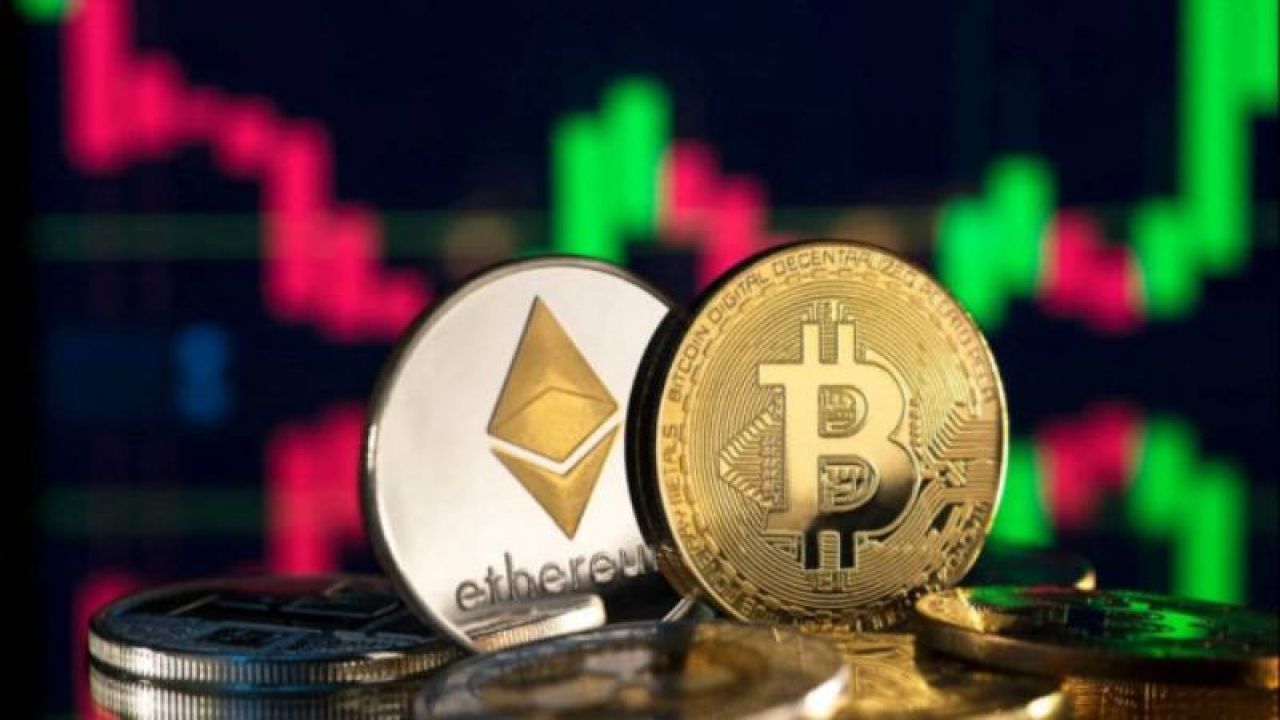 Ethereum Zirveye Yakın, Bitcoin Rekor Denemesi Yapıyor
