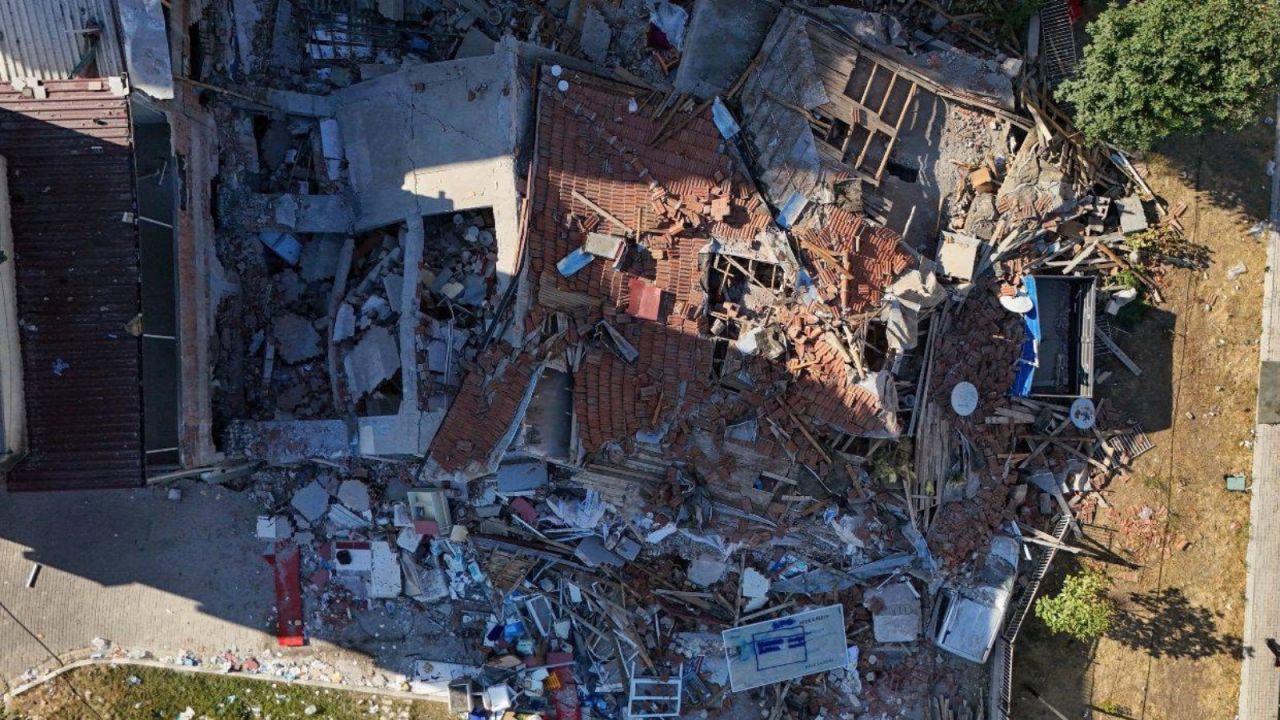 Sındırgı'daki Depremde Ağır Hasarlı 831 Bağımsız Bölüm Belirlendi
