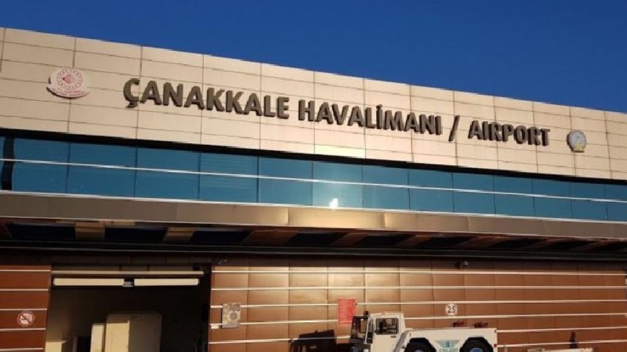 Çanakkale Havalimanı Yangın Nedeniyle Uçuşlara Kapatıldı
