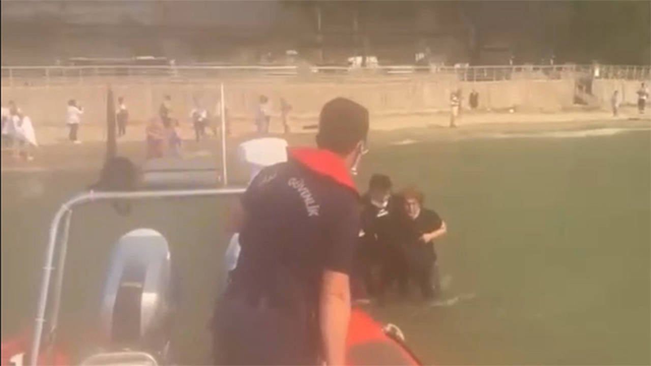 Bakan Yerlikaya: Çanakkale'de Mahsur Kalan 348 Kişiyi Sahil Güvenlik Kurtardı
