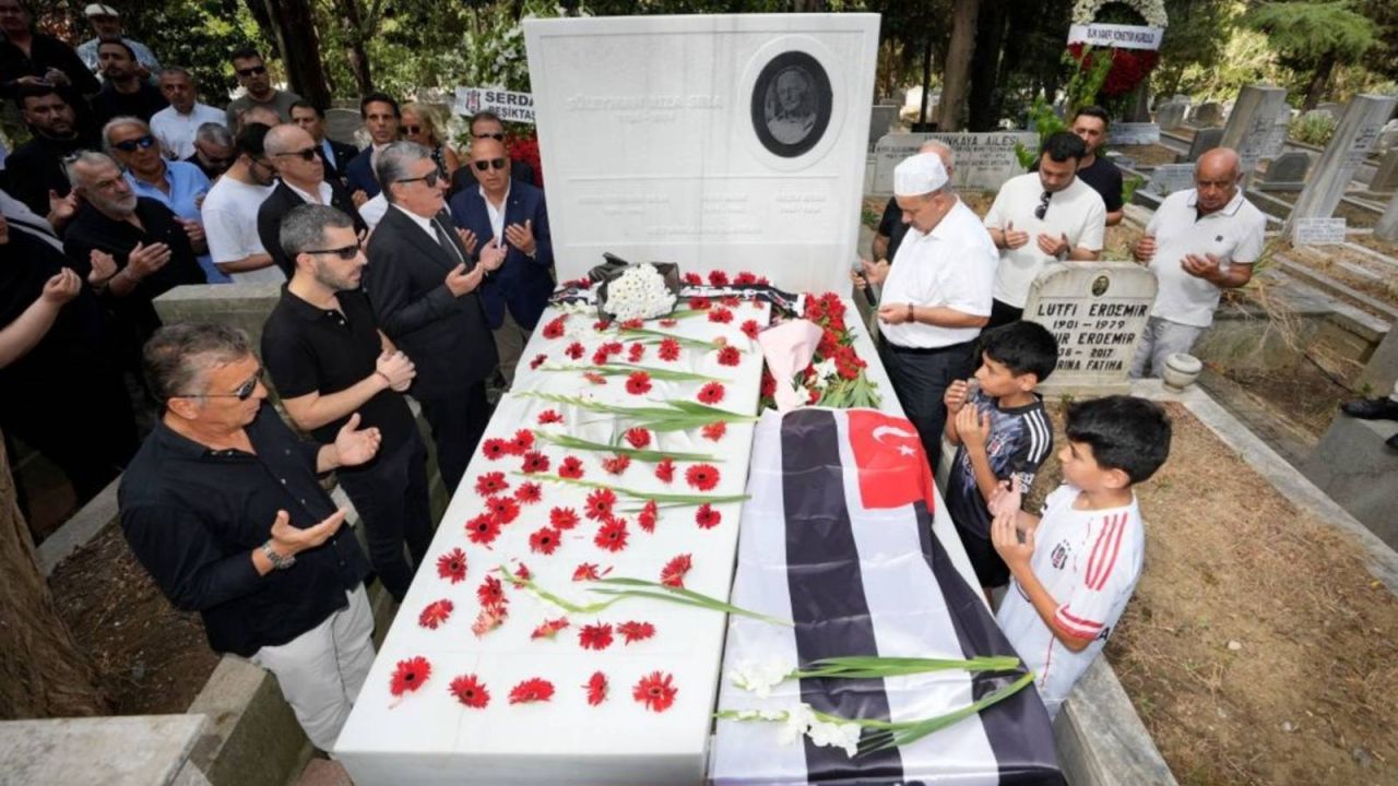 Beşiktaş Süleyman Seba'yı Andı, Başkan Adalı Ali Sami Yen'in Mezarına Gitti
