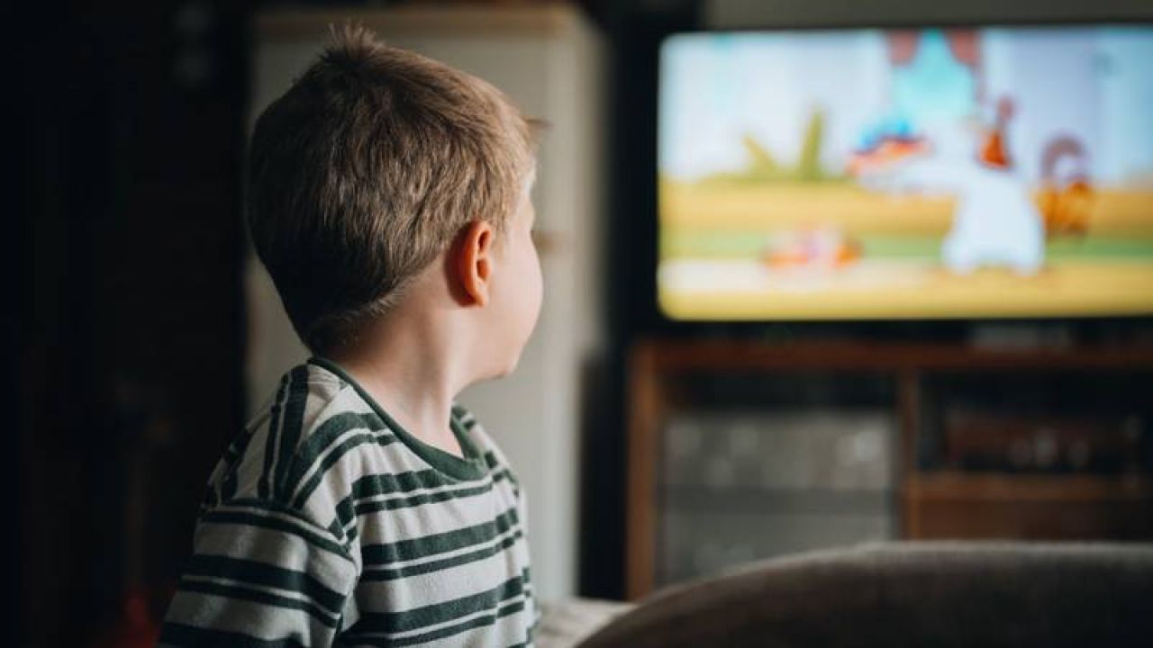 Uzman Uyardı: Çocuklarda Yaz Tatilinde Artan Ekran Süresi Sağlığı Etkileyebilir
