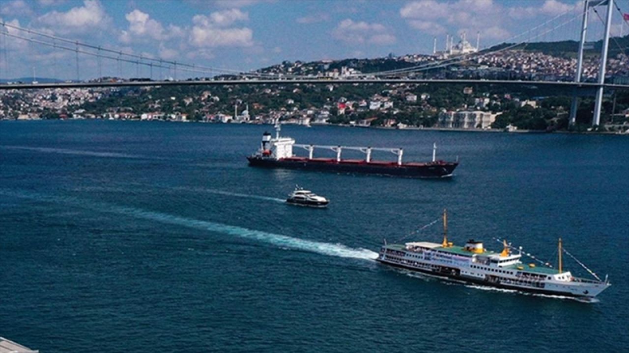 İstanbul Boğazı'nda Gemi Trafiği Askıya Alındı
