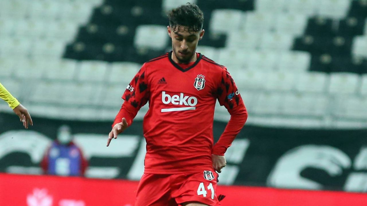 Beşiktaşlı Futbolcu Kartal Kayra Yılmaz: Beşiktaş Her Zaman Kupalara Layıktır
