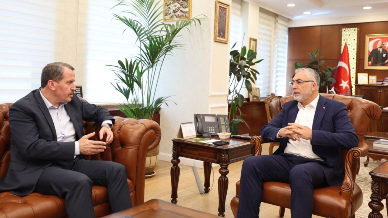 Memur-Sen Genel Başkanı Yalçın'dan Teklif Açıklaması: "Bakan Işıkhan İle Görüştüm, Teklif Bugün Gelmeli"
