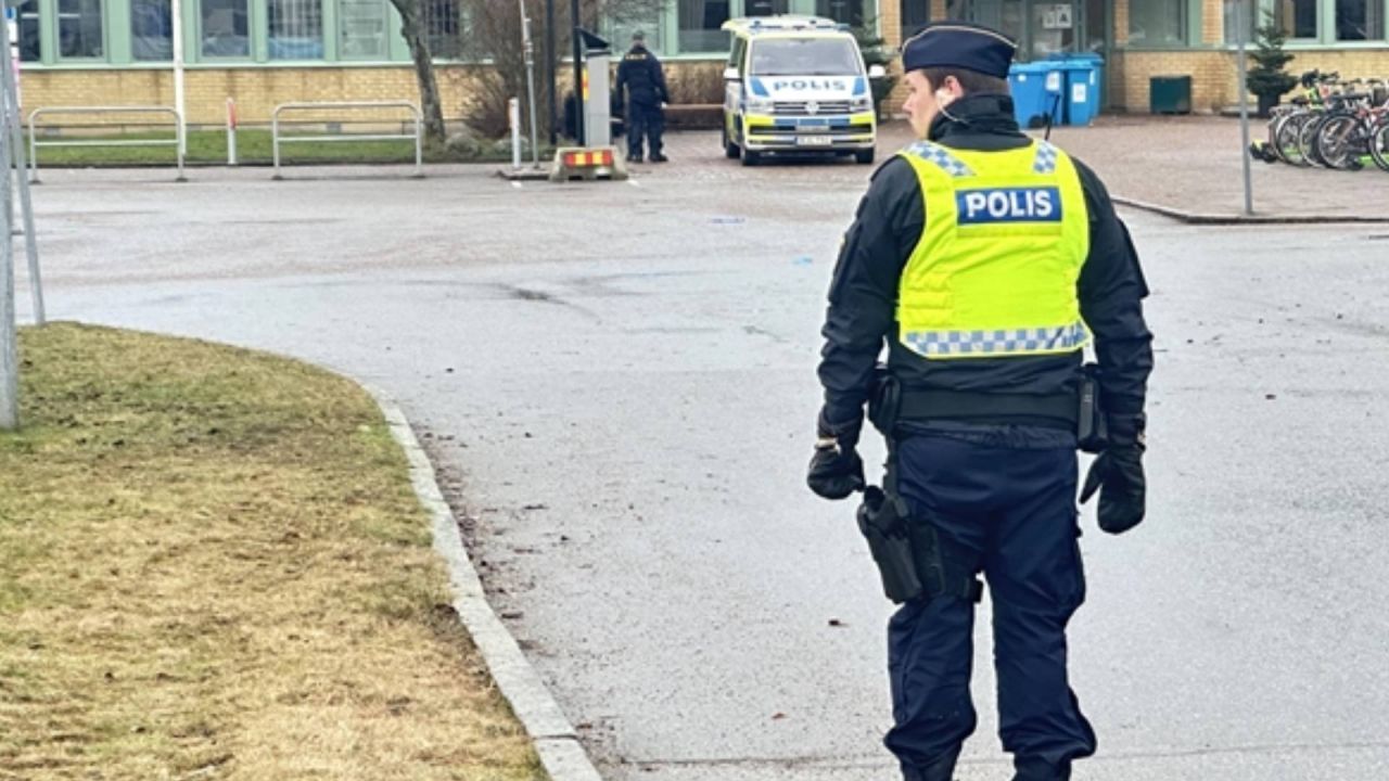 İsveç'te Camiye Silahlı Saldırı
