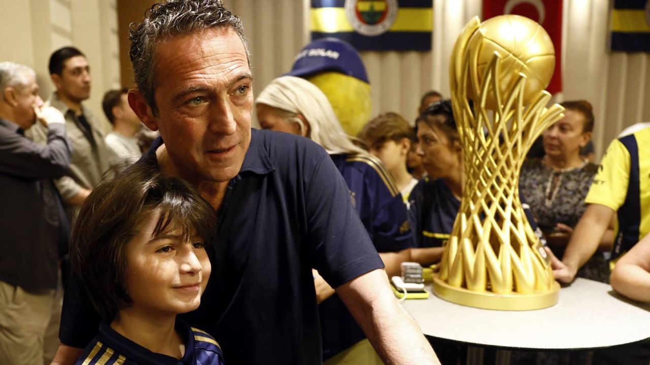 Ali Koç, Fenerbahçelilerle Bir Araya Geldi
