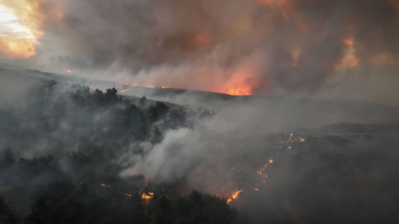 Çanakkale Gelibolu'da Orman Yangını 2. Gününde: 5 Köy Tahliye Edildi
