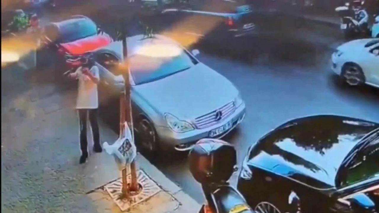 Çocuk Yaşta Azmettirici: 14 Yaşındaki Çocuk Eşini ve Dükkanı Kurşunlattı
