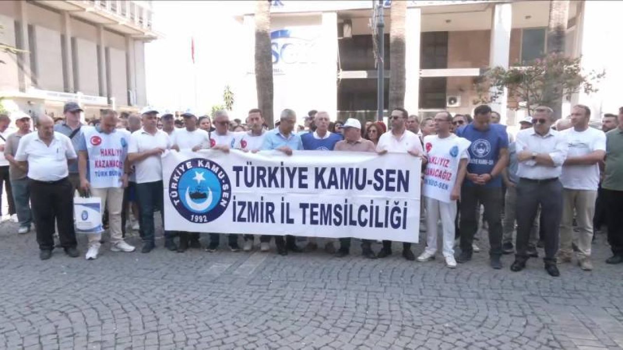 İzmir'de Kamu-Sen Üyeleri Zam Teklifini Protesto Etti
