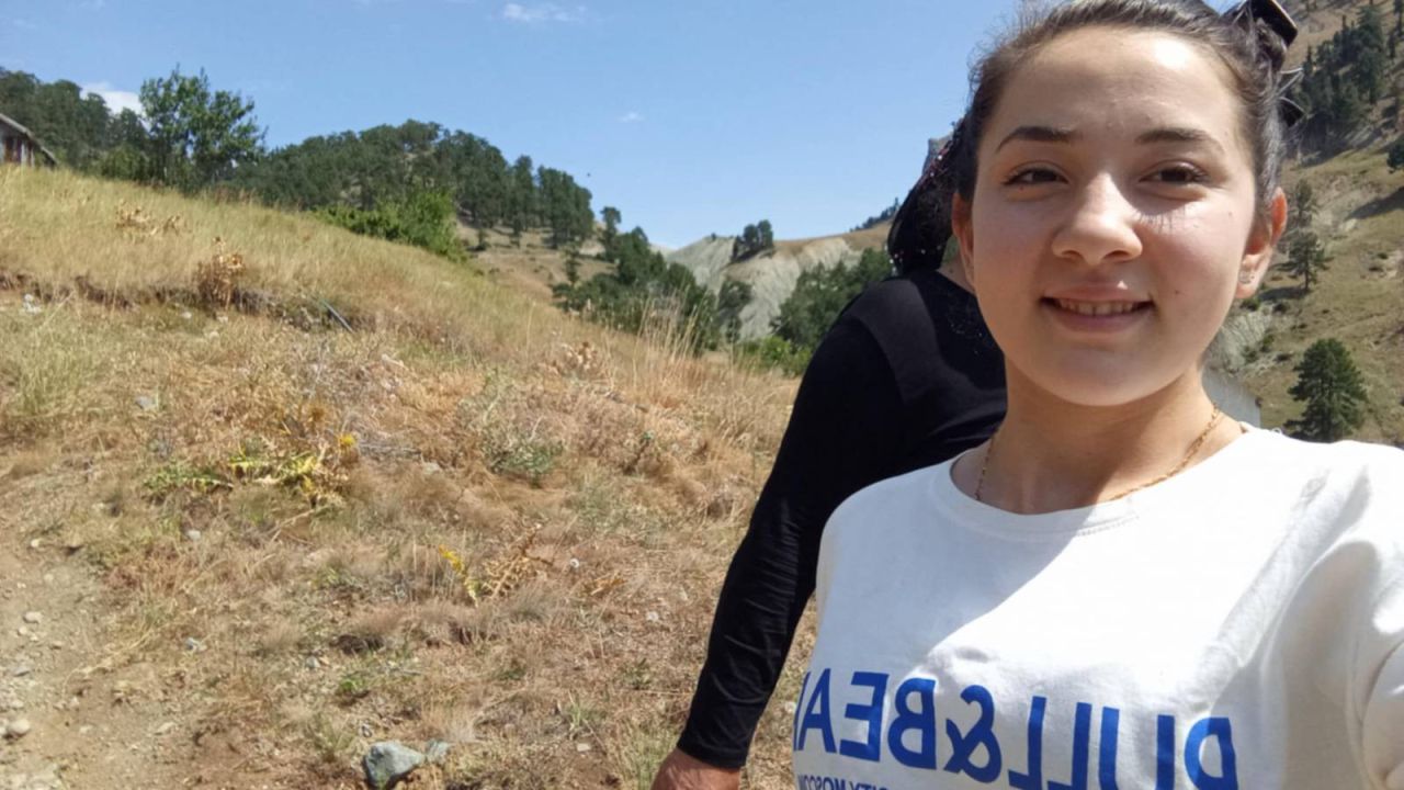 "Birazdan Gelirim" Diyerek Evden Çıkan 16 Yaşındaki Nesrin'den Haber Alınamıyor
