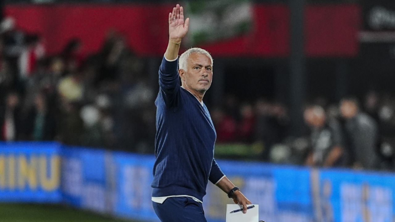 Mourinho'dan Benfica Öncesi Fenerbahçe Sözleri: Karşılaştırma Yapmak Mümkün Değil
