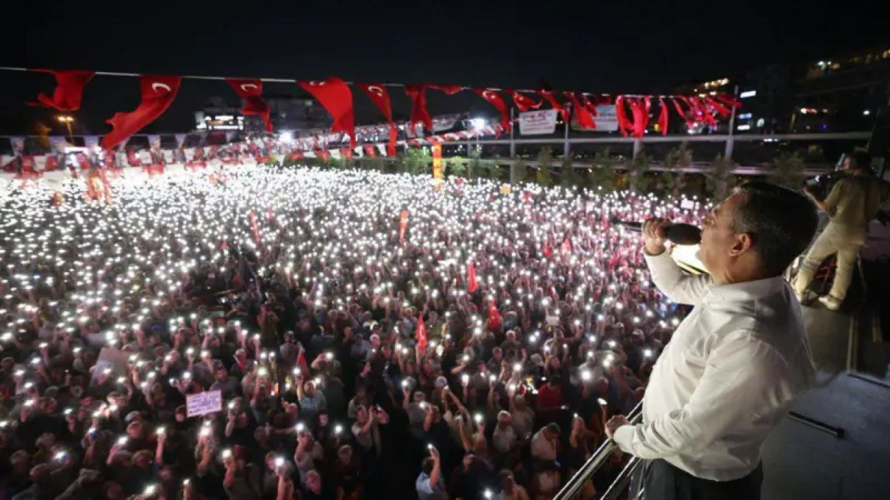 Soruşturmalar Ve İstifalar: Chp'nin Stratejisi Ne?
