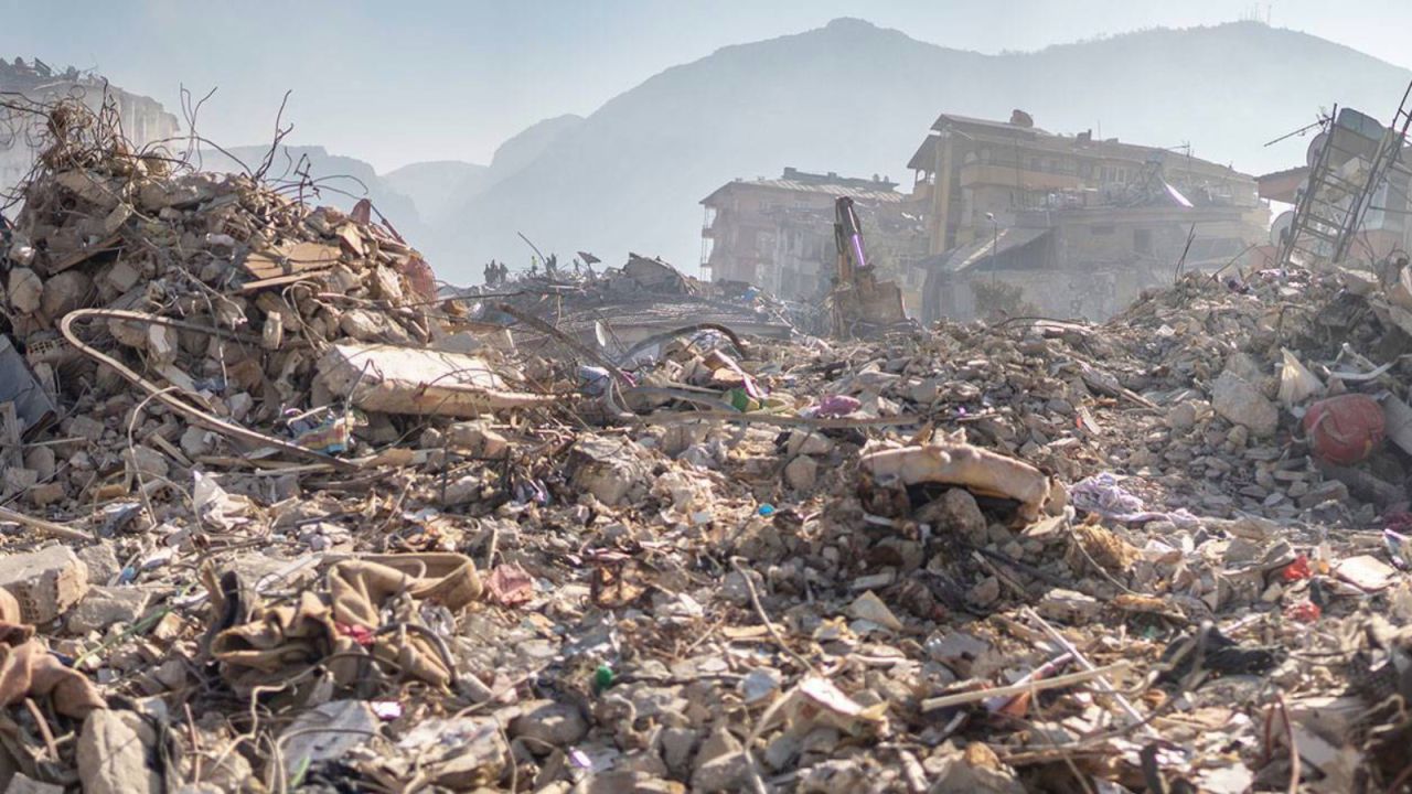 Arıkan Sitesi Faciasında 17 Sanık Hakkında Dava Açıldı
