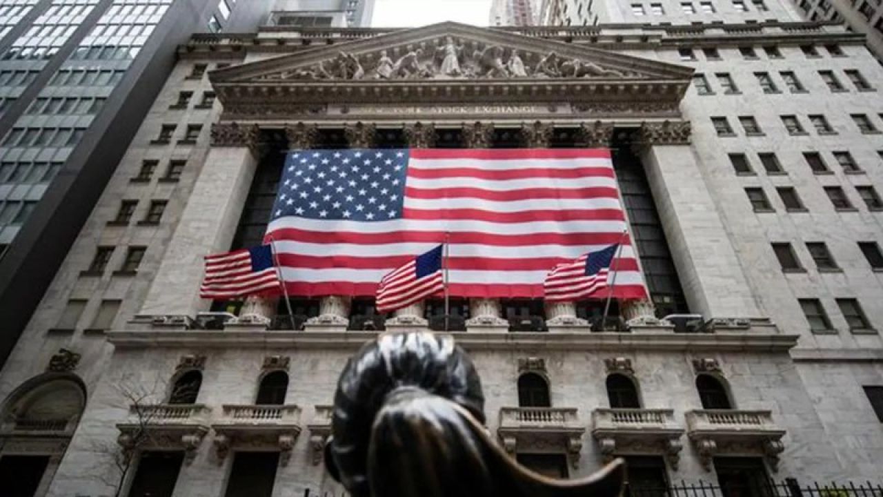 New York Borsası Fed Tutanakları Öncesi Karışık Seyirle Açıldı
