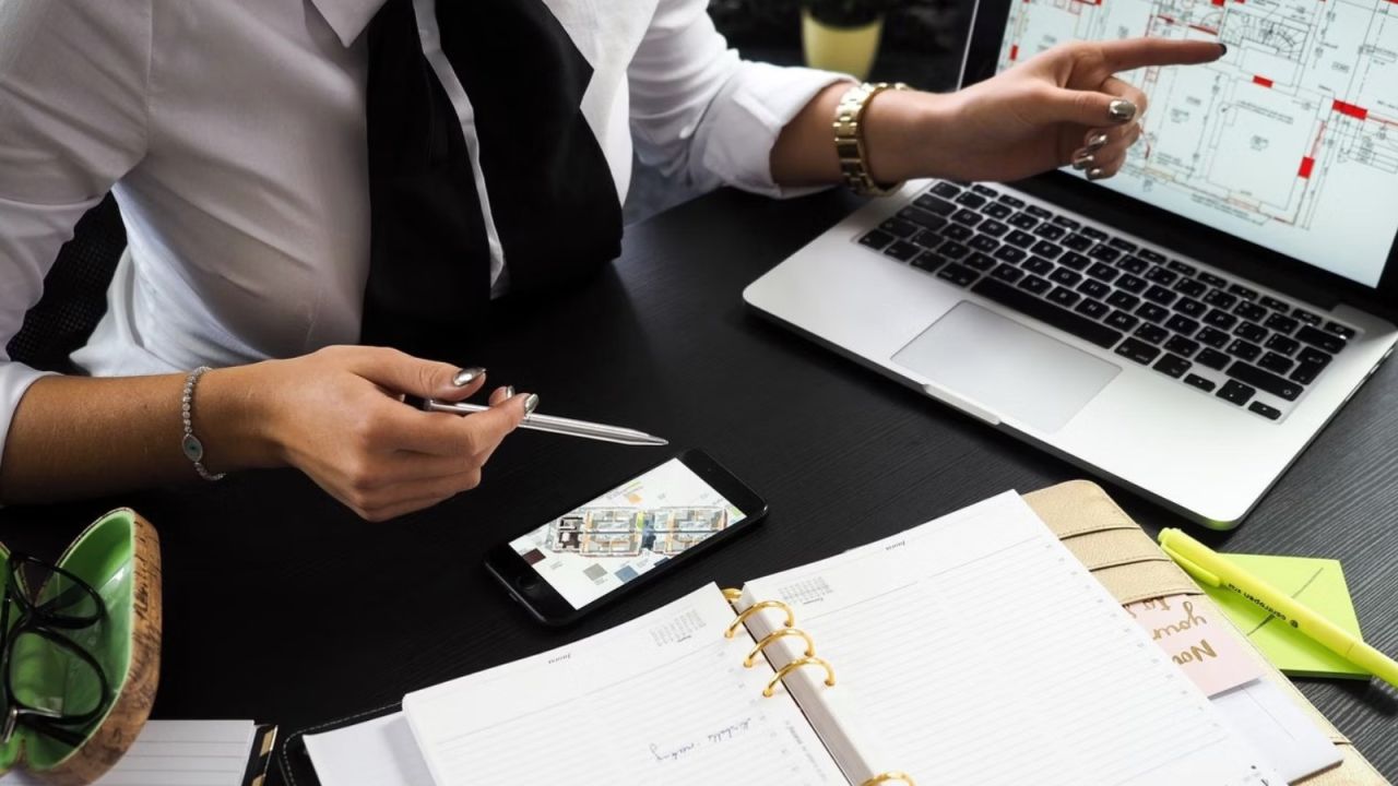 İş Gücü Piyasasında Kadınların Varlığı Erkeklerin Üçte Birinden Az

