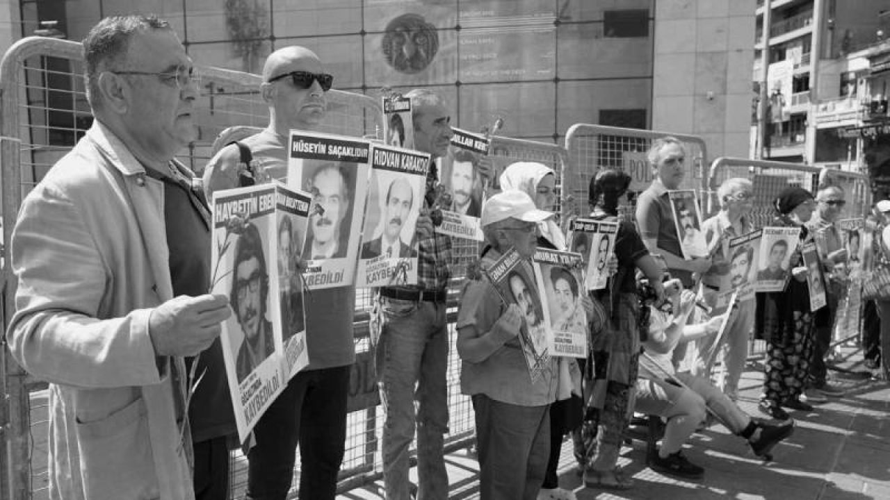 Cumartesi Anneleri'nden Mehmet Ertak İçin 33 Yıllık Adalet Arayışı
