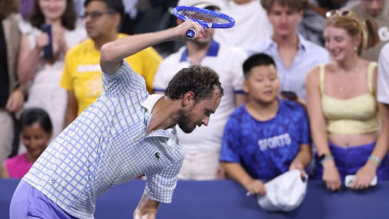 Abd Açık'ta Djokovic Tur Atladı, Medvedev Elendi
