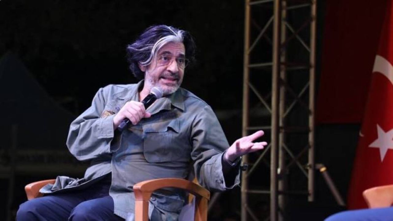 Okan Bayülgen'den Emekli Sorusuna "Apıştım, Kaldım" Yanıtı
