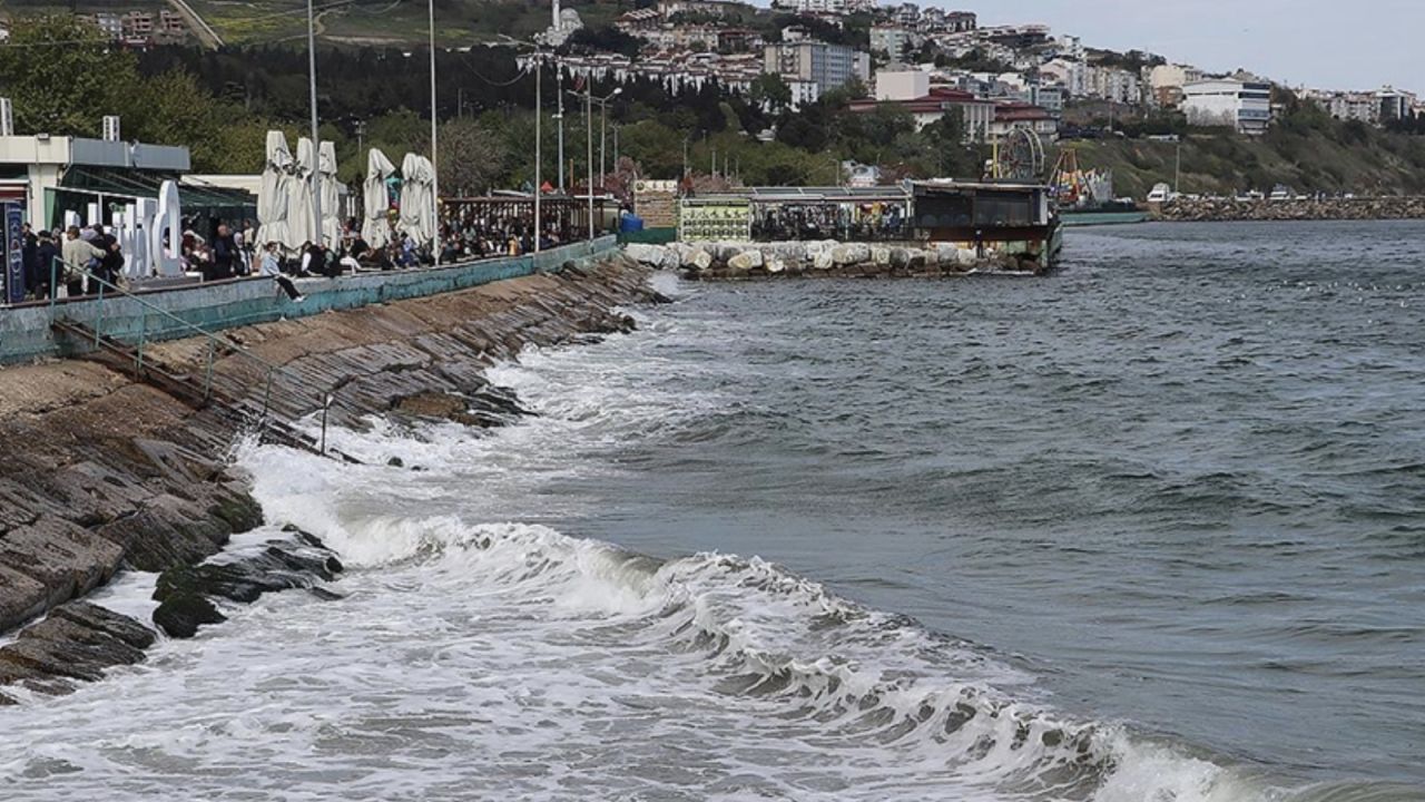 Tekirdağ'da Denizde Kadın Cesedi Bulundu
