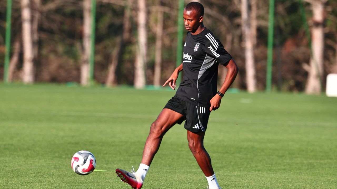 Beşiktaş'ın Yeni Transferi Tiago Djalo İlk Antrenmanına Çıktı
