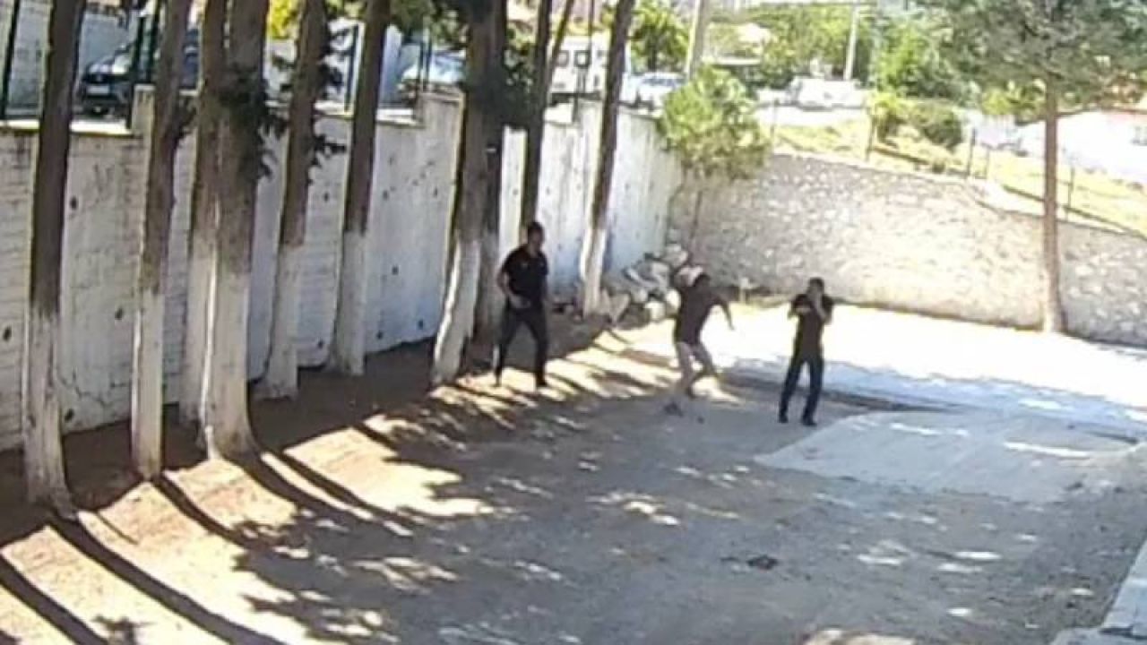 Belediye Başkanı, Taş Döşemeyen Zabıtaları Sopayla Darbetti İddiası
