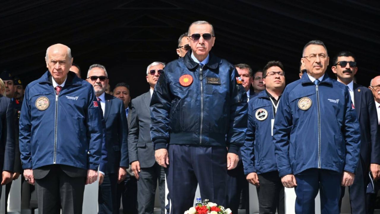 Ertuğrul Özkök: Top Gun Gözlüklü Erdoğan Posterinde İndirim Ne Anlama Geliyor
