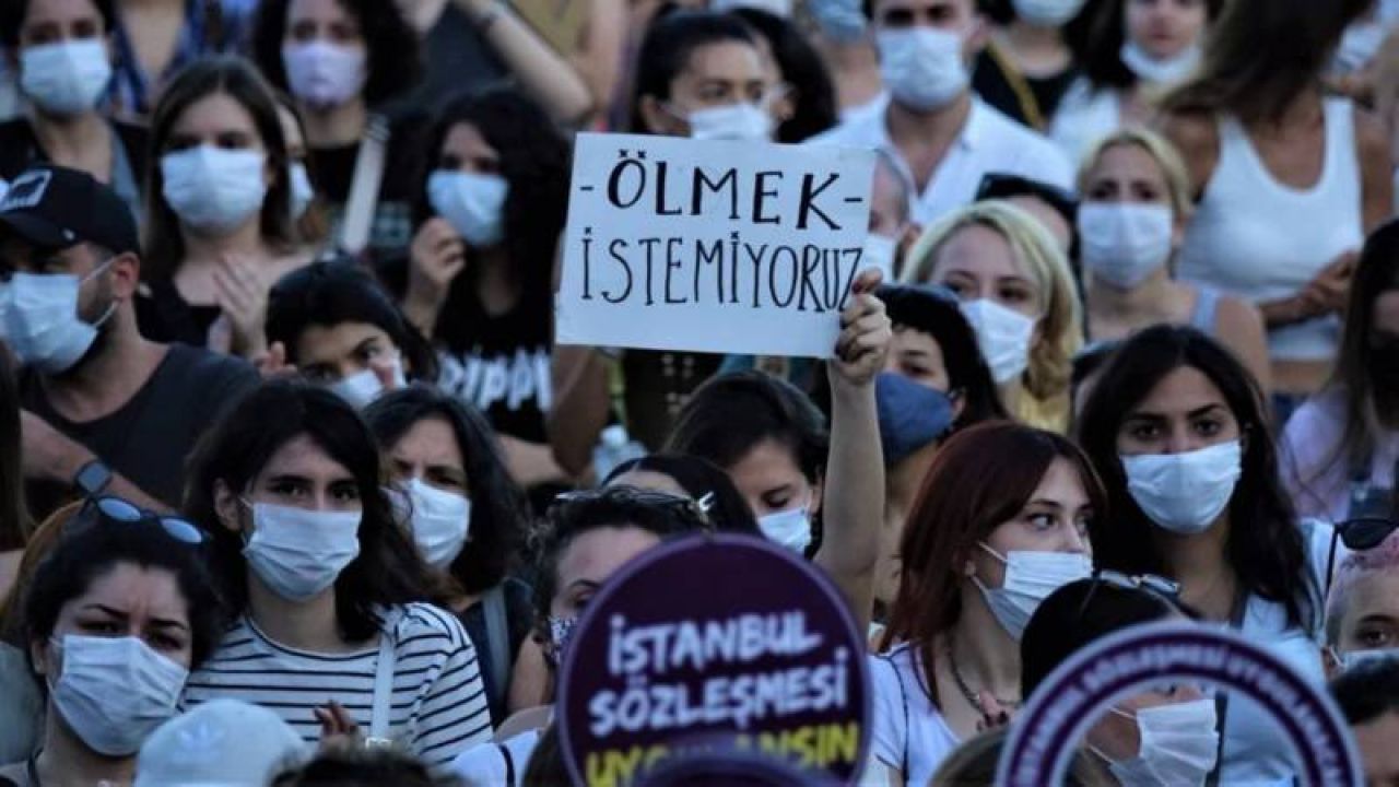 Sarıyer'de Bir Erkek Kız Arkadaşını Öldürdükten Sonra İntihar Etti