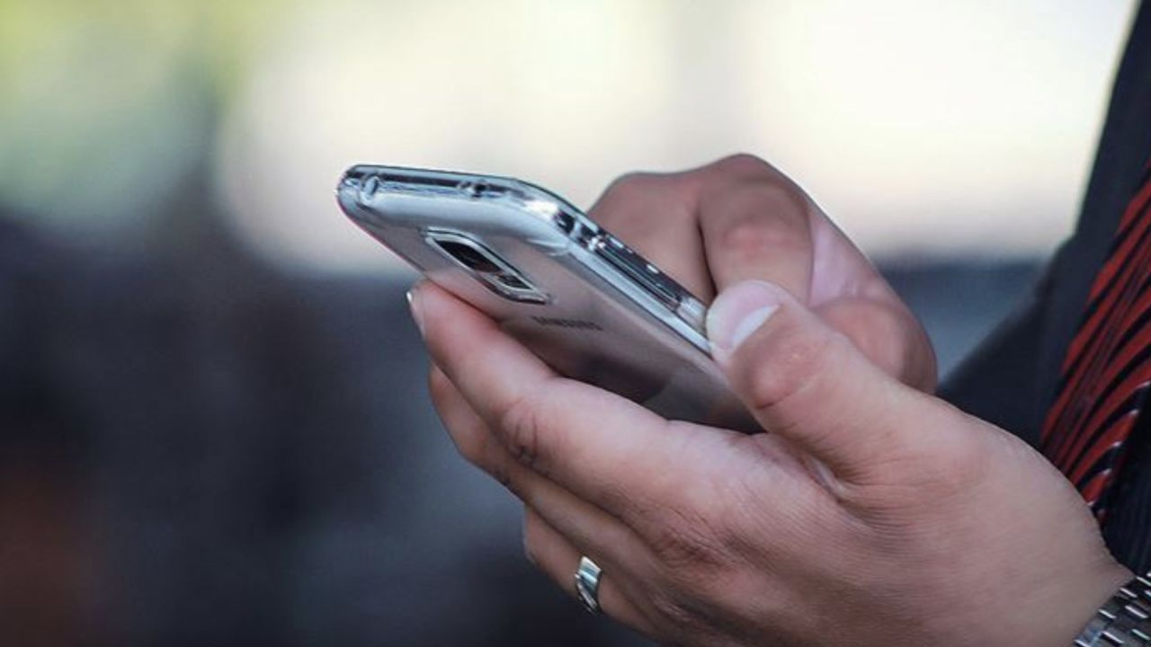 Mobil Haberleşme İhaleye Çıkıyor
