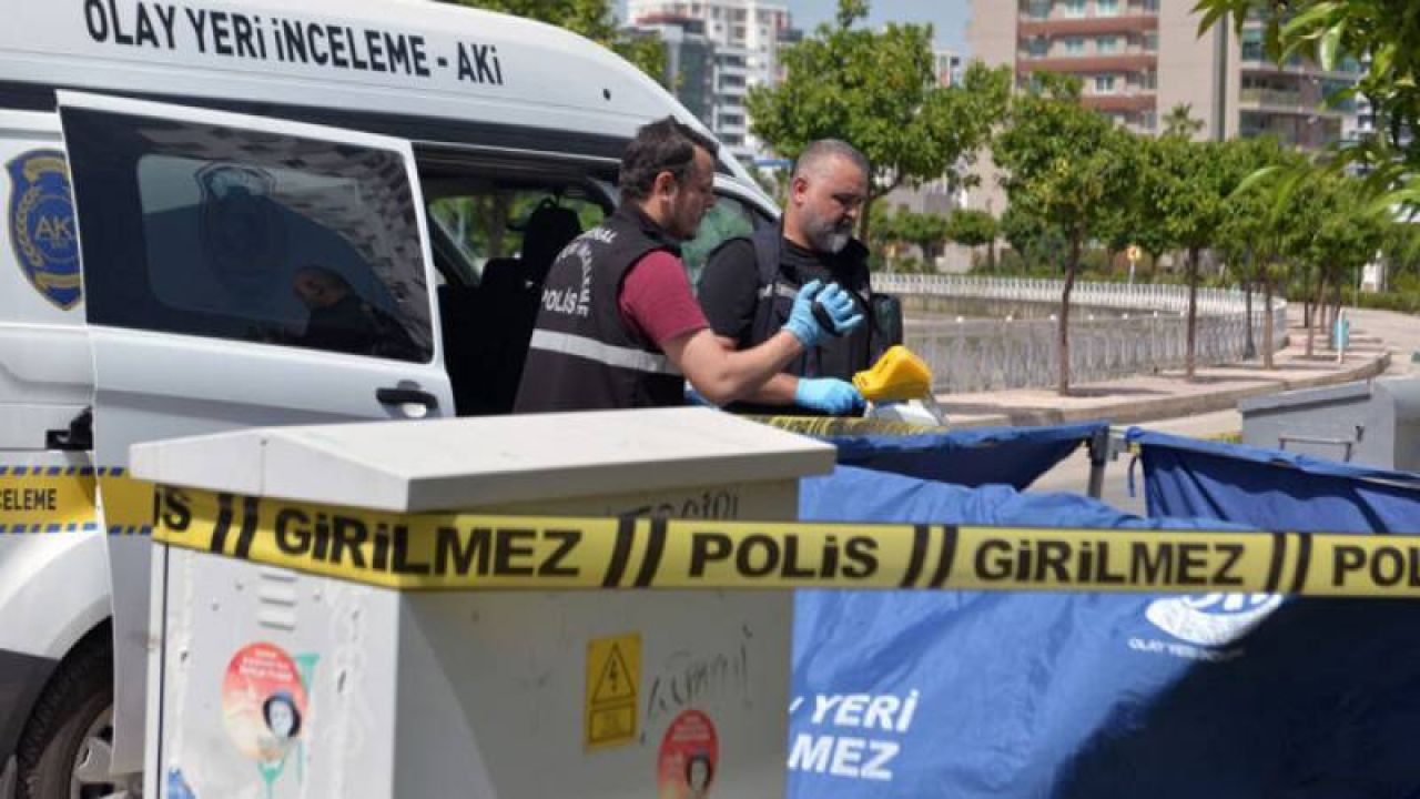 Çöpte Bebek Cesedi Bulundu: Yanık Ve Kesikler Şüphesi
