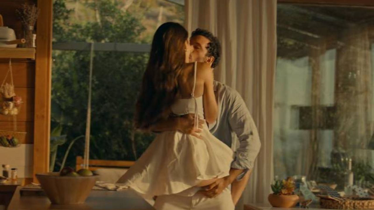 Öpüşme Ve Sevişme Sahnelerine Yeni Uygulama: 'Yakınlık Koordinatörlüğü' Türkiye'de De Başladı
