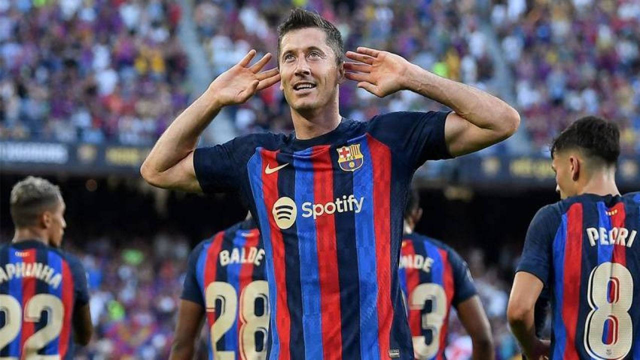 Robert Lewandowski'ye 100 Milyon Euro'luk Teklife Ret!

